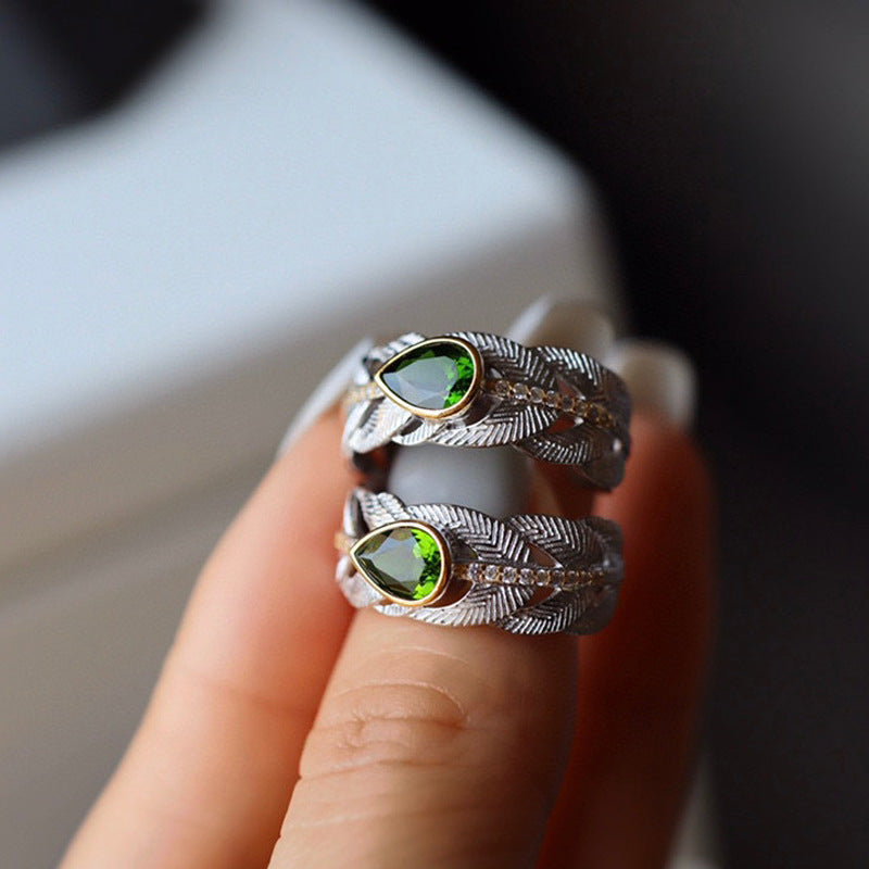 Bague en plumes de diopside naturelle