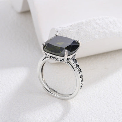 Green Zircon Push-pull Design Ring