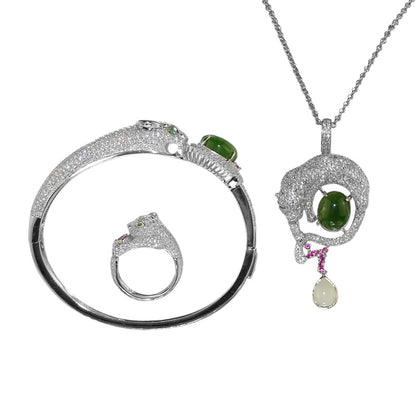 Ensemble de bijoux en jade incrusté d'argent