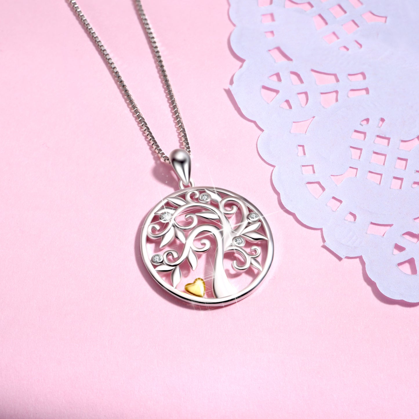 Collier en argent avec pendentif arbre