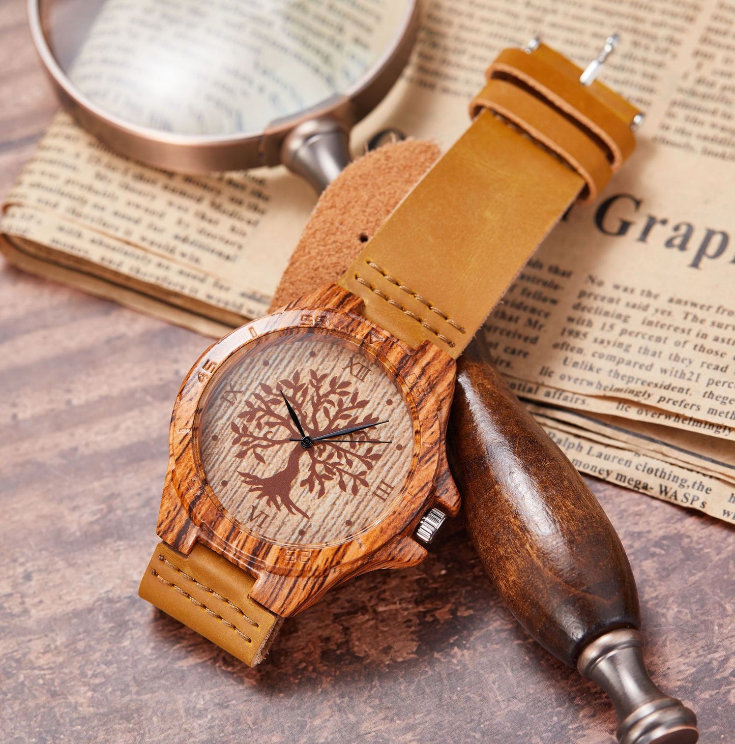 Reloj de madera con correa de cuero