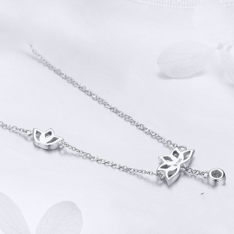 Collar de flor de loto de plata esterlina